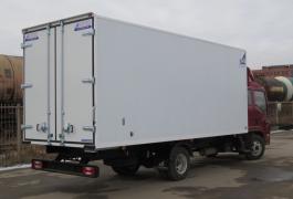 Промтоварный фургон, вид справа